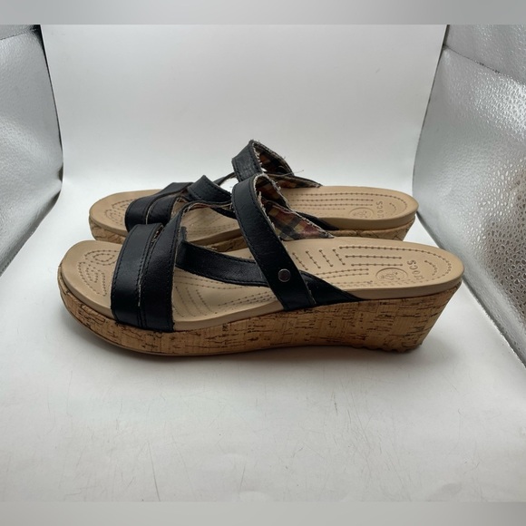 Crocs A-Leigh Women's Black leather cork Wedge Sandals size 8 - Picture 1 of 9